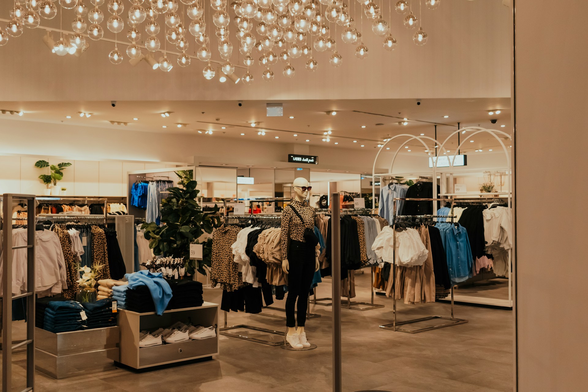 Retail and e-commerce operations managed on Rebota